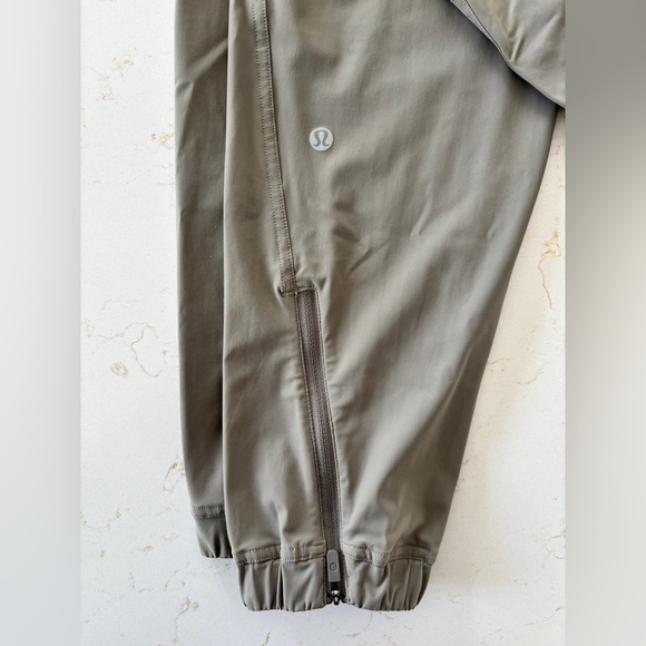 Adapted State High Rise Jogger - Rover - Picture 10 of 14